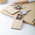 Διαφημιστικά Μπρελόκ Ξύλινα με δερμάτινες λεπτομέρειες